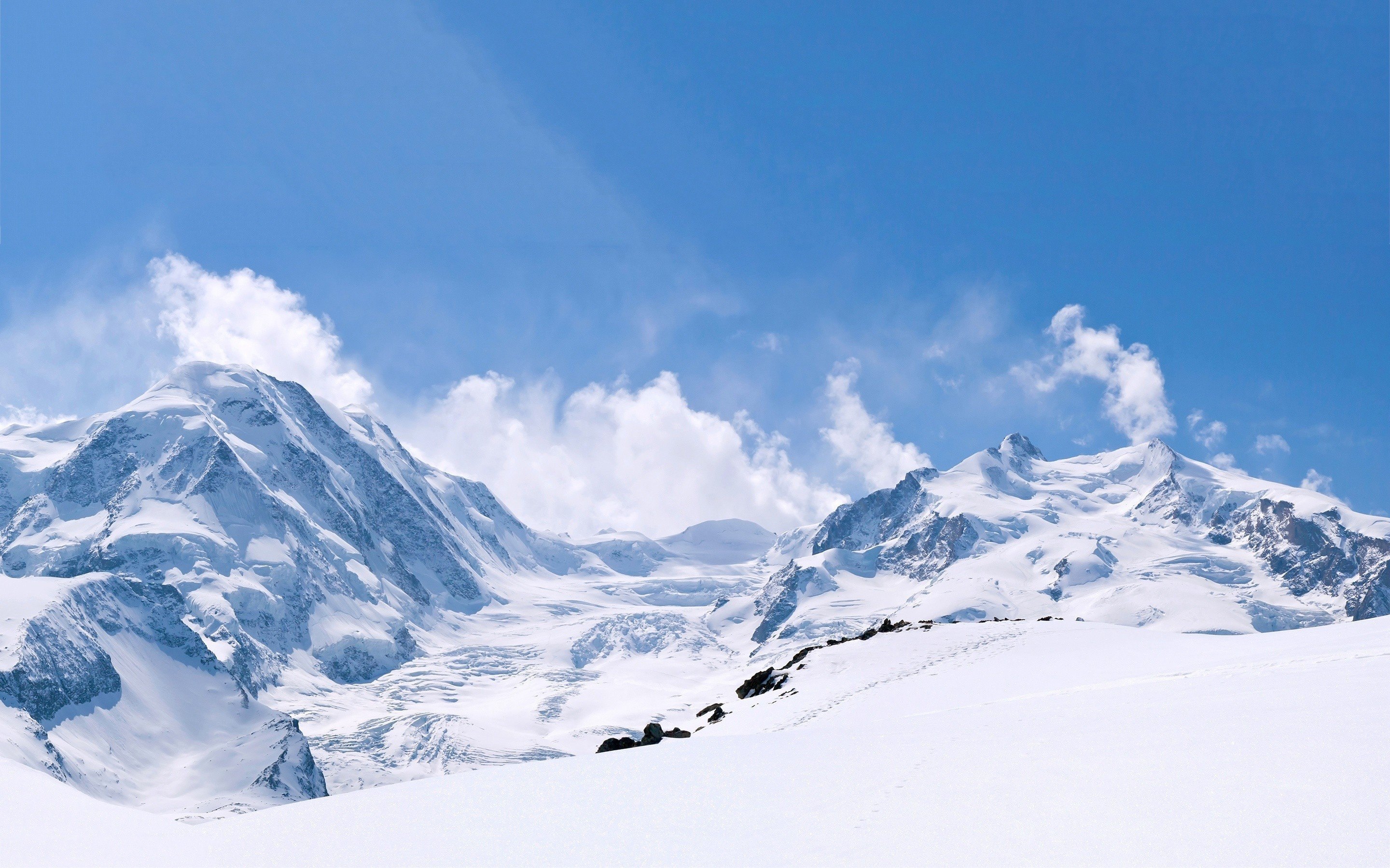 Горный all mountain. Гора Снежная Приморский край. Снежные горы. Горы зима. Снежные горы фон.