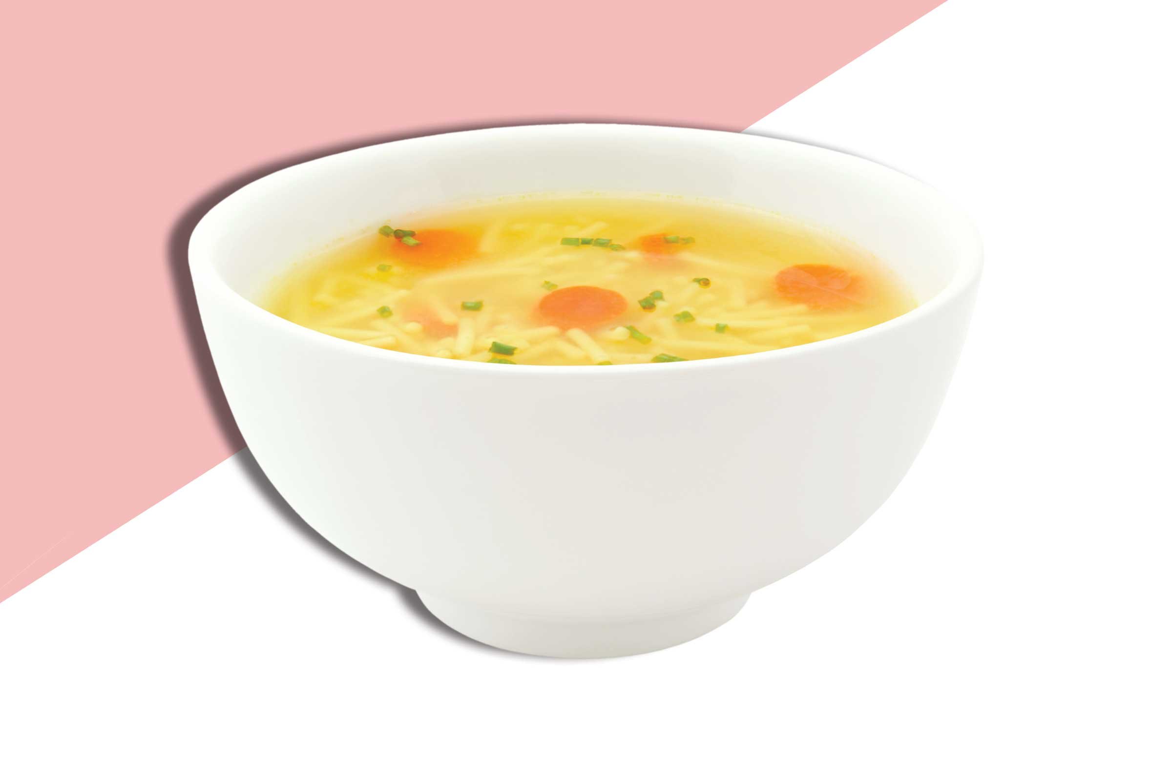 Ребенок с тарелкой супа