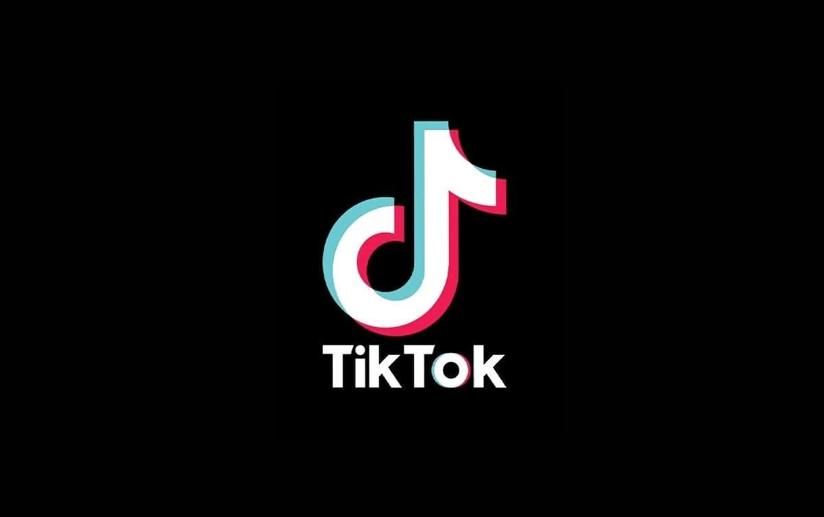 Тикток 21. Тик ток. Tik Tok фон. Палитра тик ток. Новогодняя иконка для приложения TIKTOK.