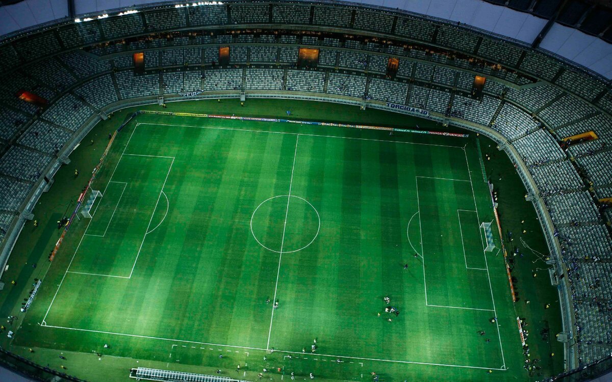 Стадион сверху. Футбольный стадион поле сверху 1943 Франция. Стадион Катар поля вид сверху. Стадион Мурома вид сверху. Стадион Гераклион вид сверху.