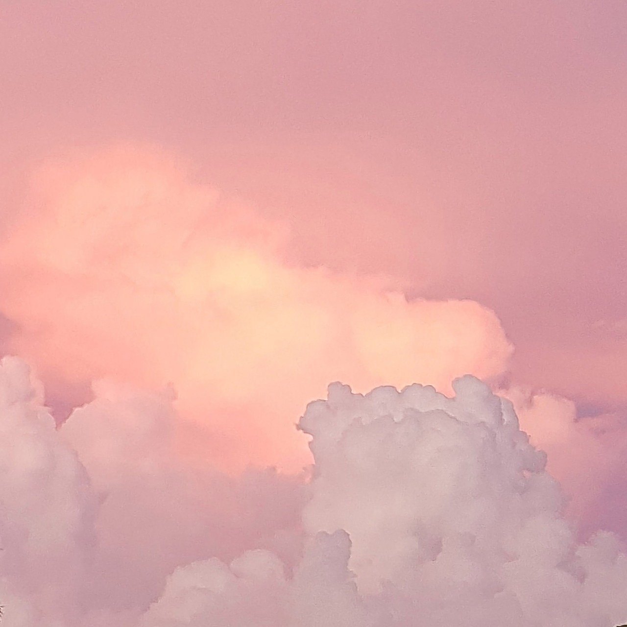 Розовое облако цвет. Розовое облако. Нежно розовые облака. Розовые облака Эстетика. Светло розовое небо.