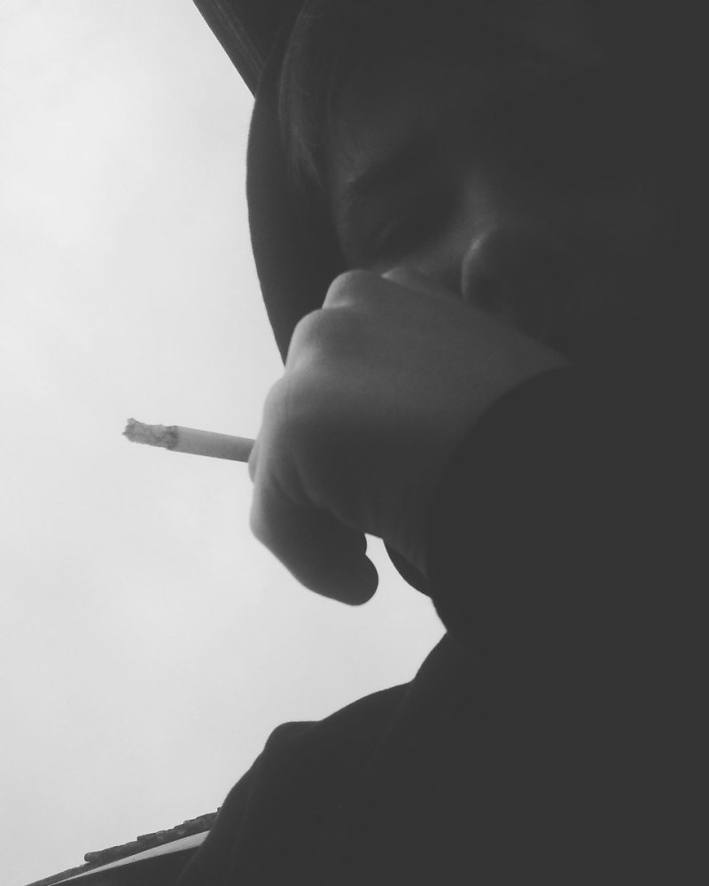Девушка Курит Фото Без Лица