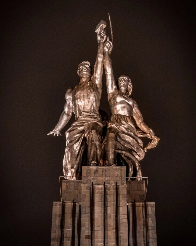 Памятник рабочий и колхозница Мосфильм