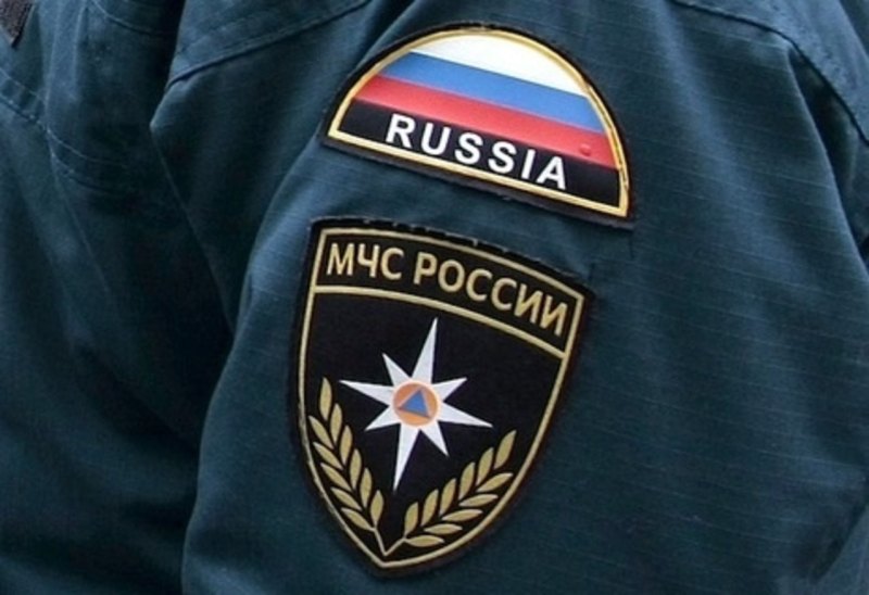 Пожарник в противогазе