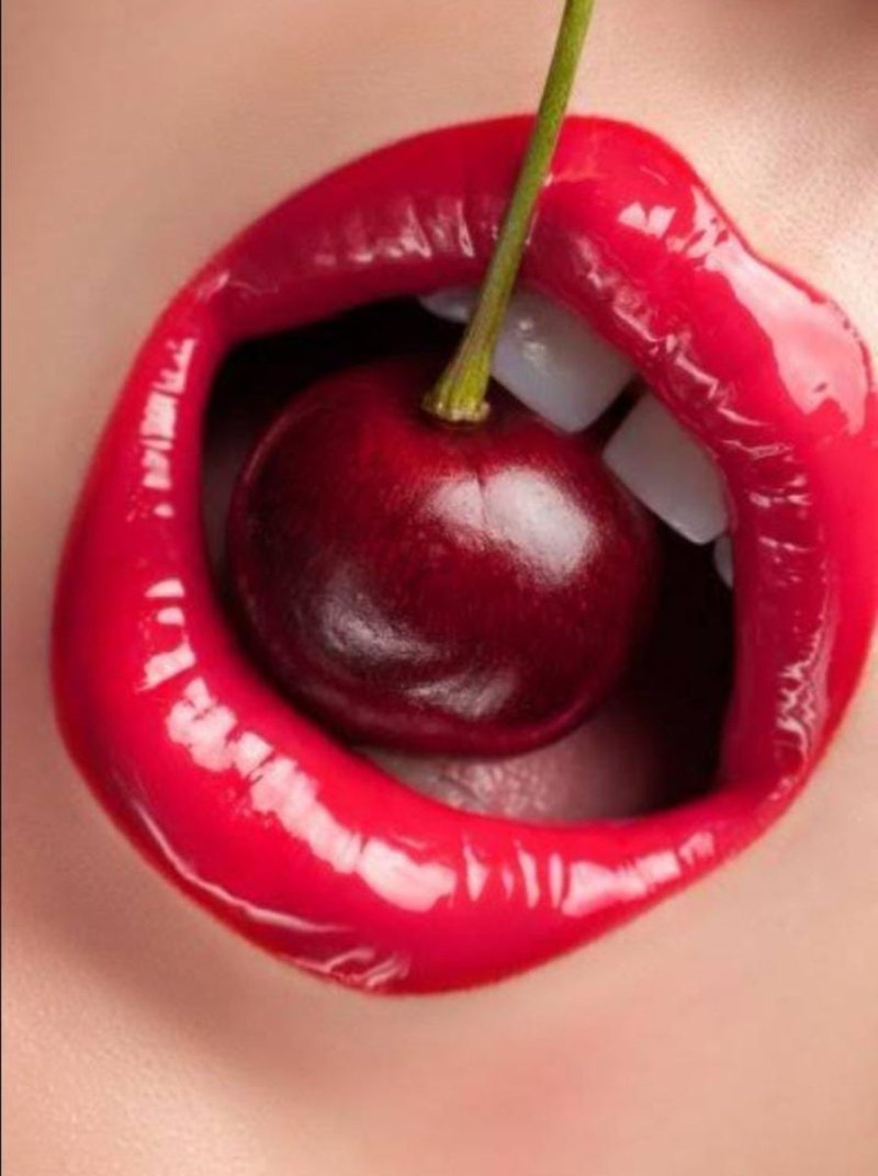 фото вишня губы