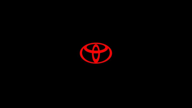 Toyota на черном фоне