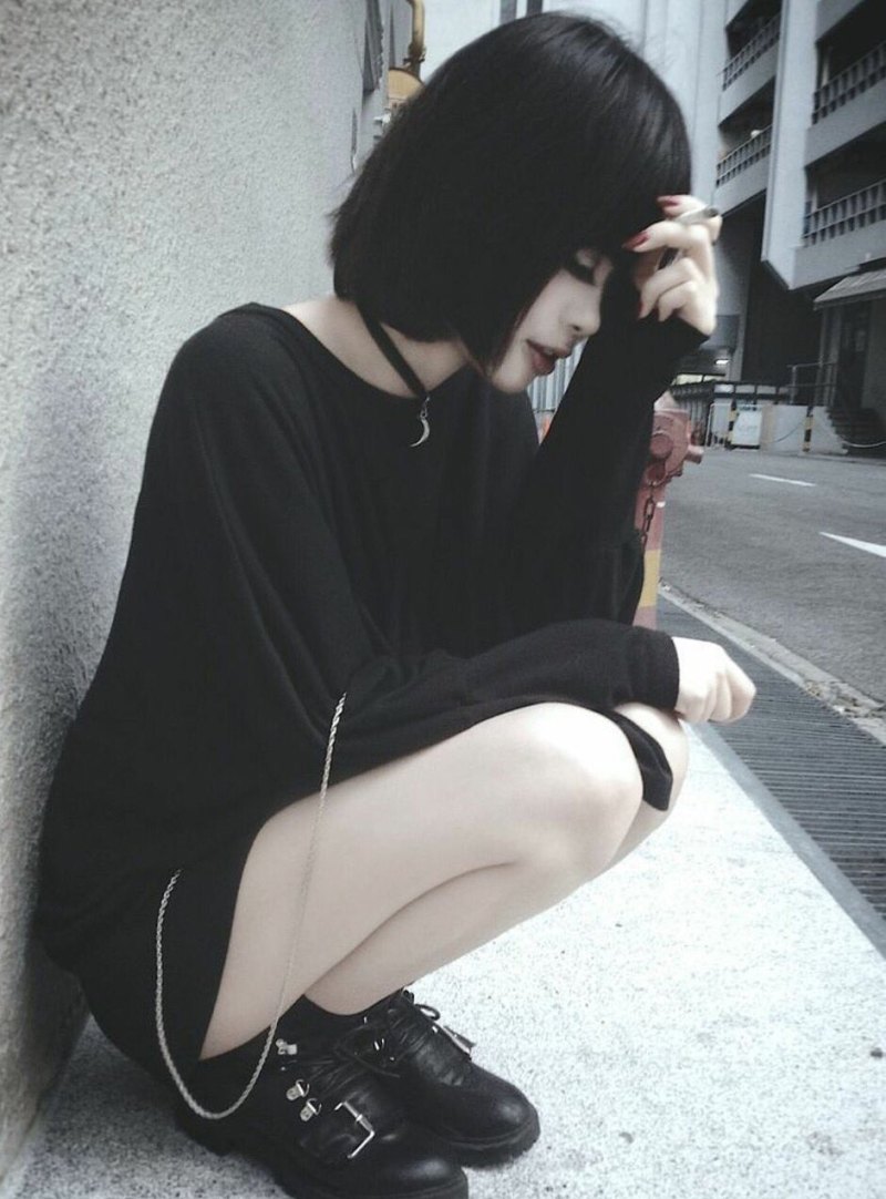 девушка с короткими черными волосами фото