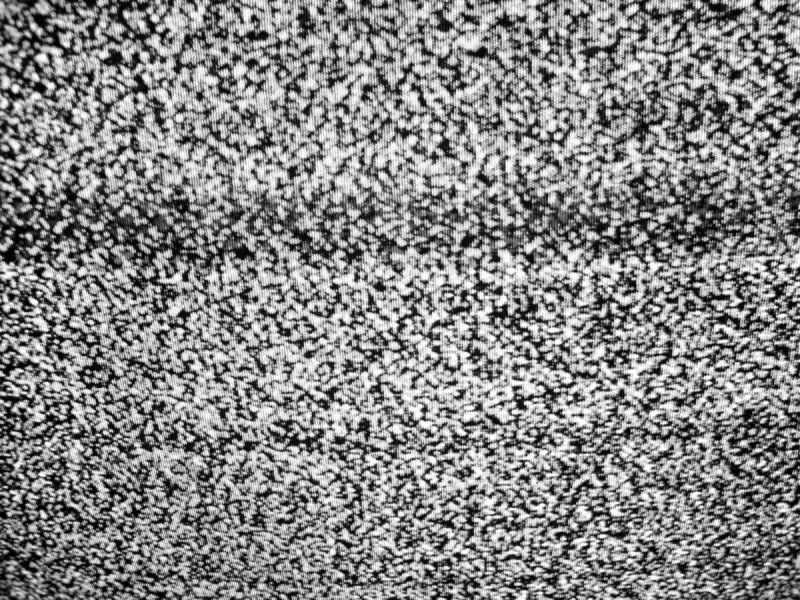На телевизоре пятна на белом фоне