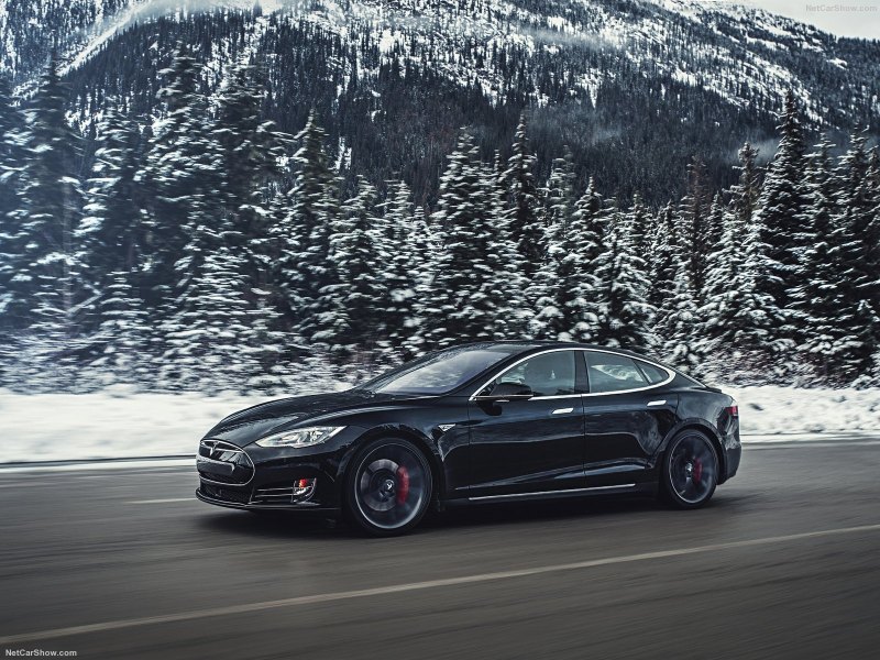 Tesla model s белая