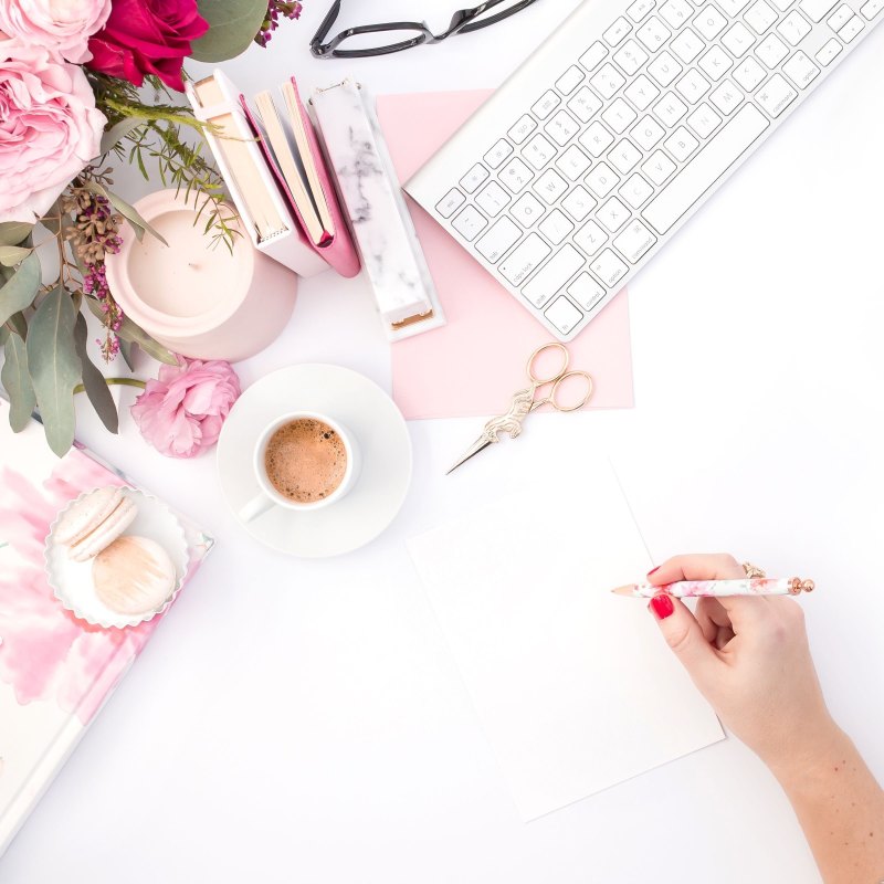 Открыта запись на май на маникюр