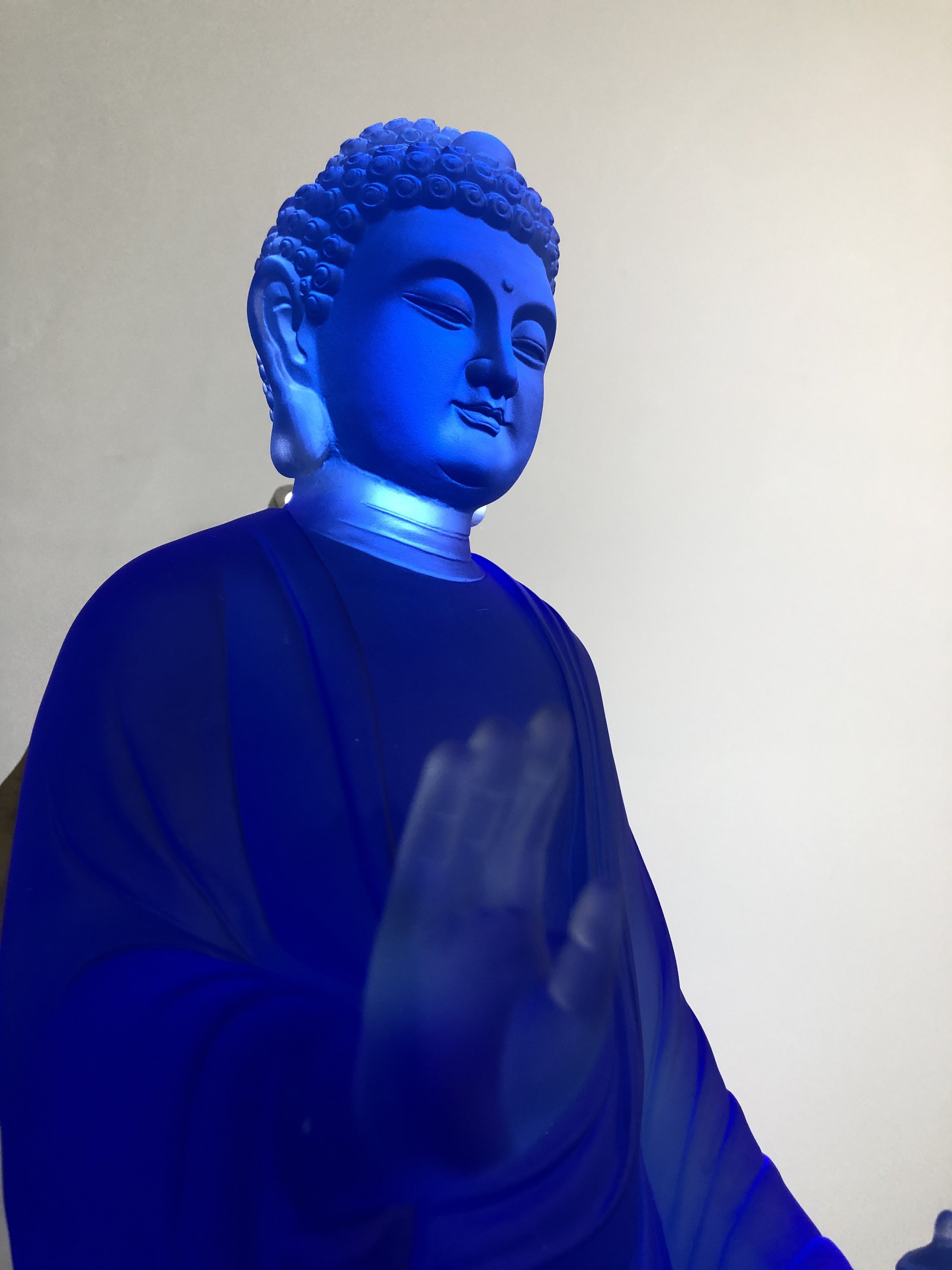 Картинка буда. Оуджа Будда. Будда медицины статуя. Грустный Будда. Оджи Буда.