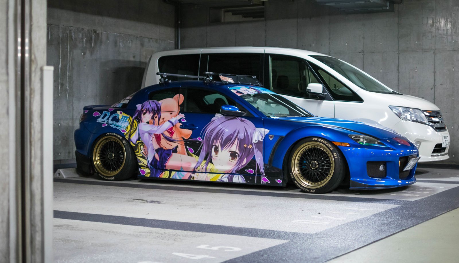 Itasha van