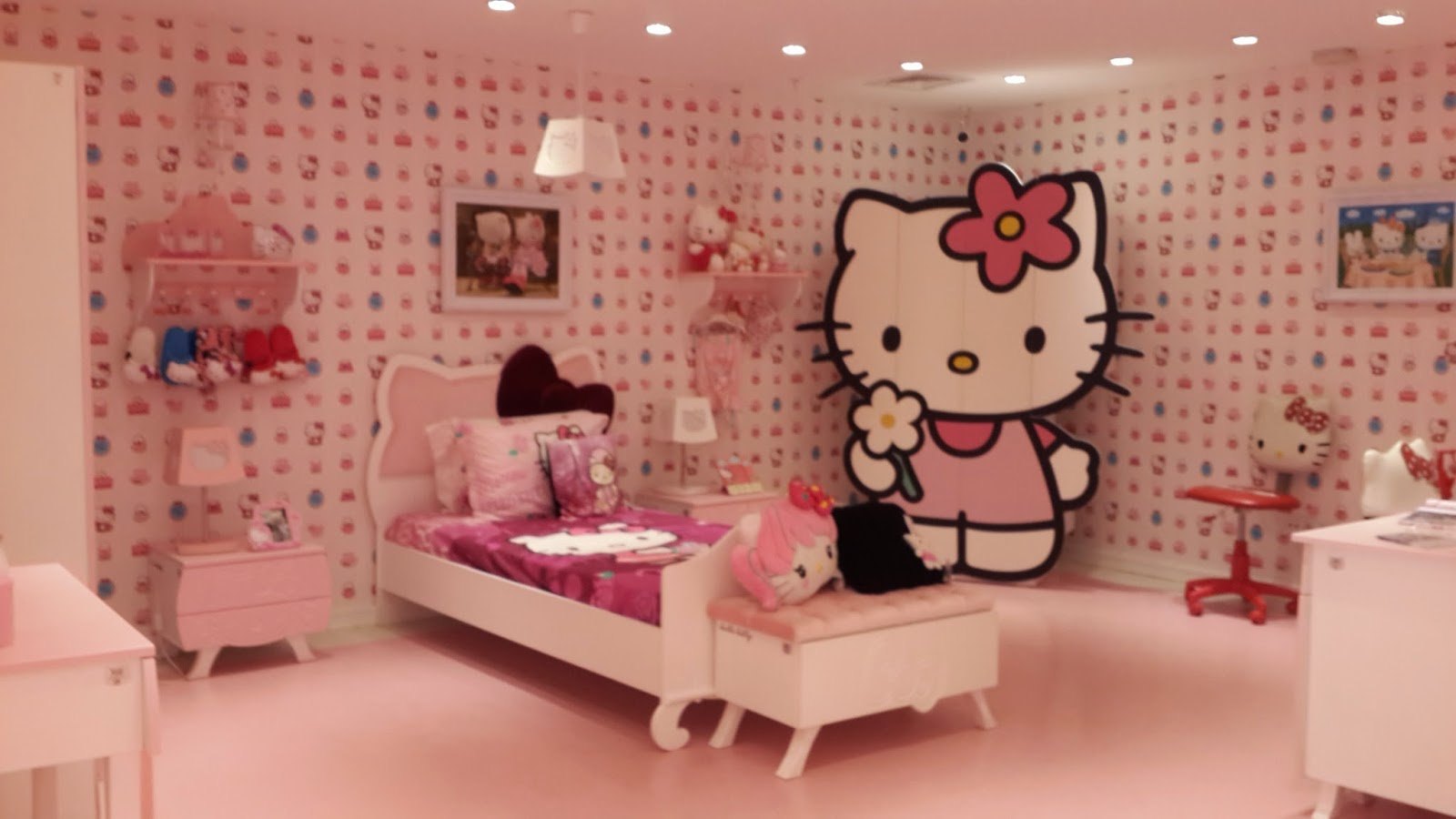 Colonia con atomizador hello kitty