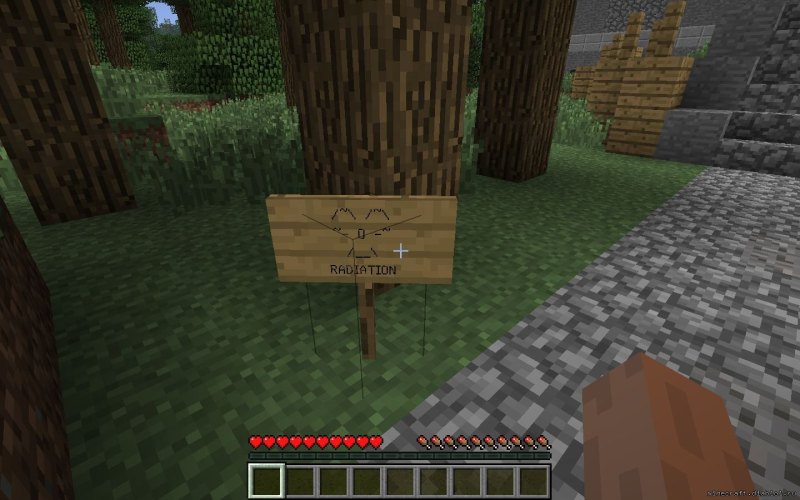 Знак радиации в пикселях