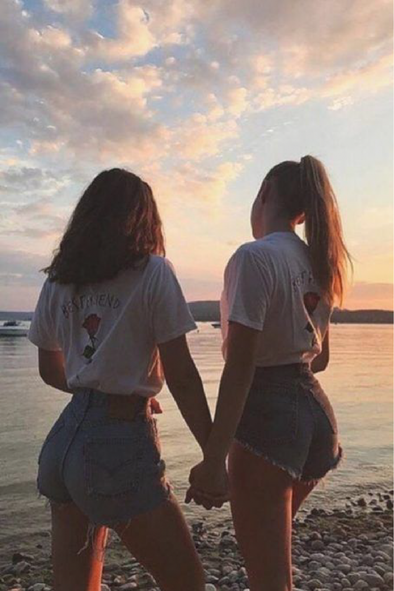 Две подруги