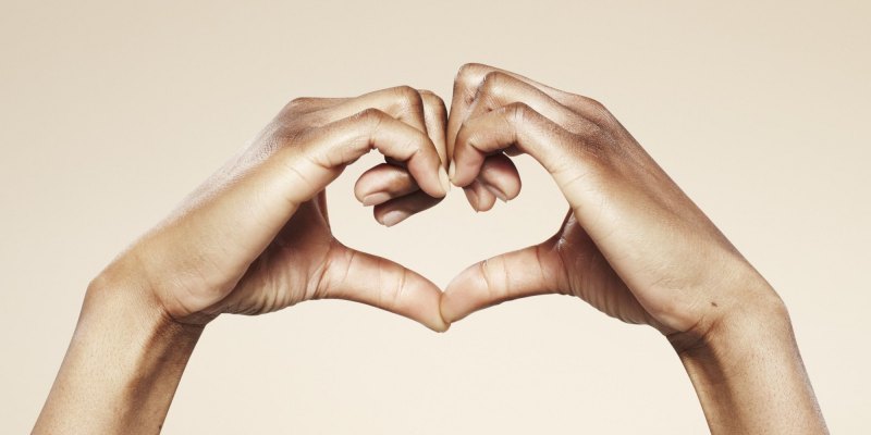 Руки в молитве референс