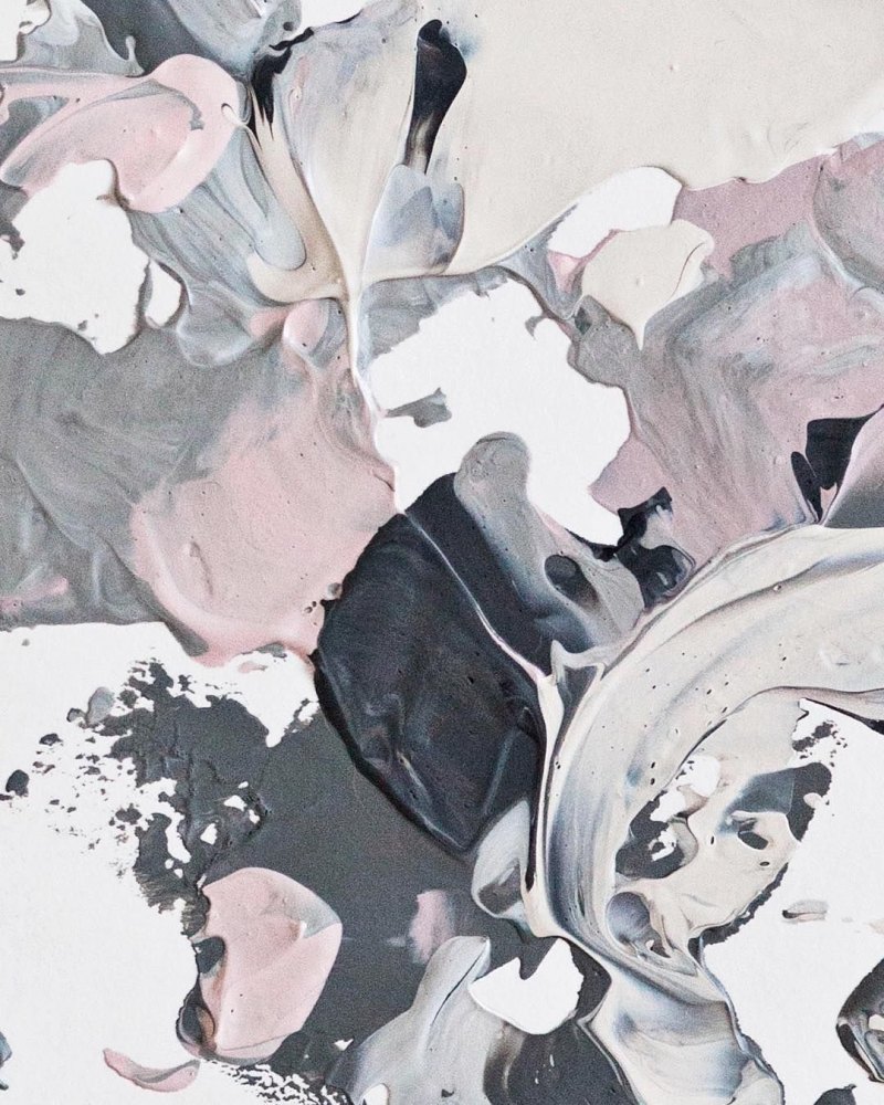 Бетонная стена цветы