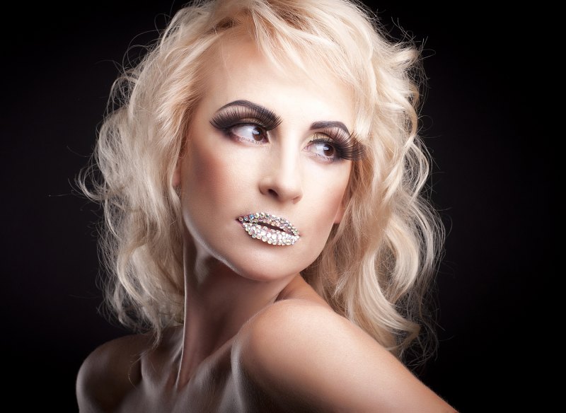 Дед инсайд среди девушек