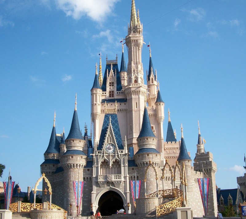 Дворец Дисней Walt Disney
