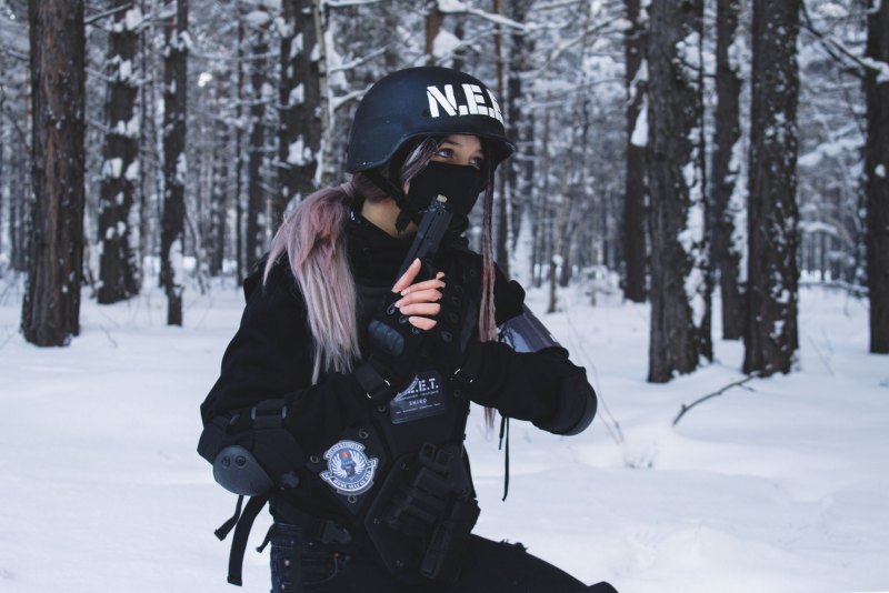 Милые девушки в спецназе