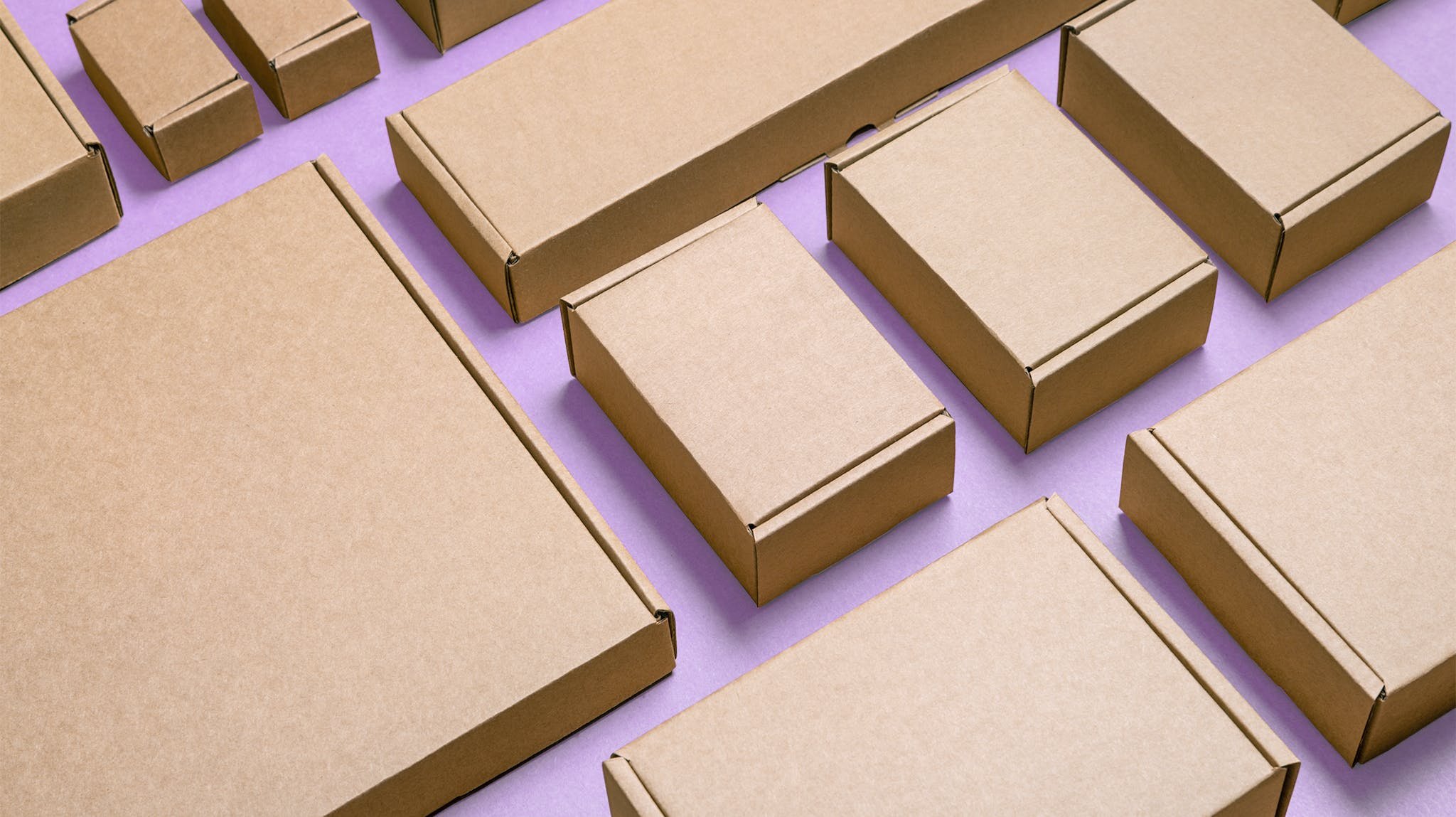 Картонный сайт. Картонные коробки. Картон коробки. Картонная коробочка. Картонные коробки куча.