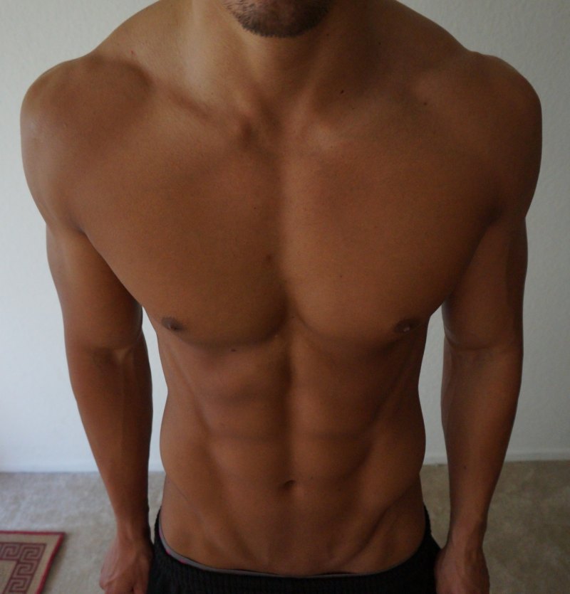 Накаченное тело без лица