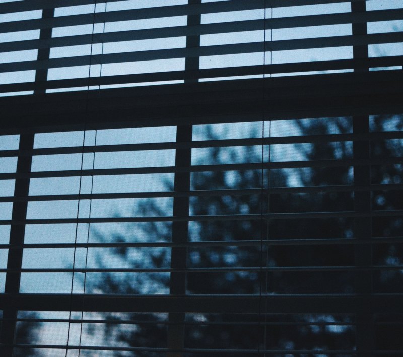 Эстетика молний на руках