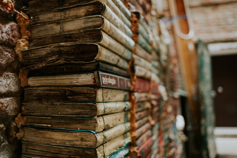 Стопка книг