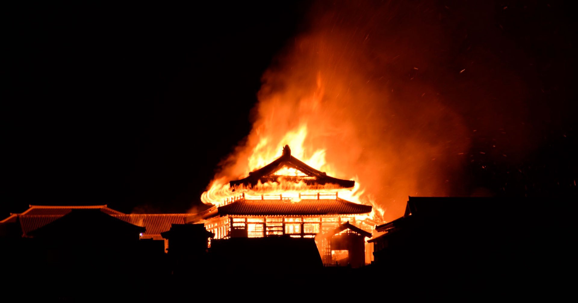 Замок Сюри Окинава пожар