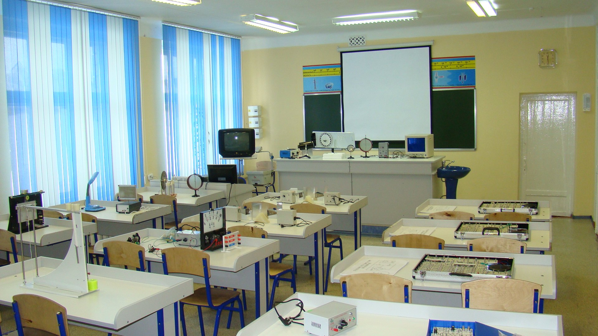 Современный кабинет физики в школе