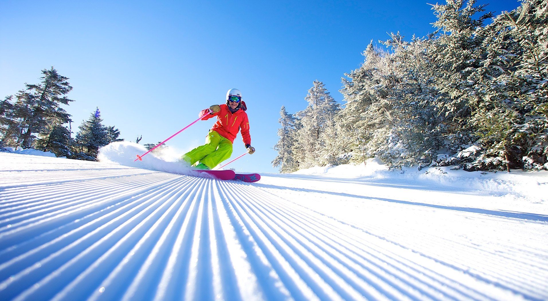 Зимний день и лыжи. Лыжники красная Поляна. Красная Поляна вельвет лыжи. Катание на горных лыжах. Горы лыжи.