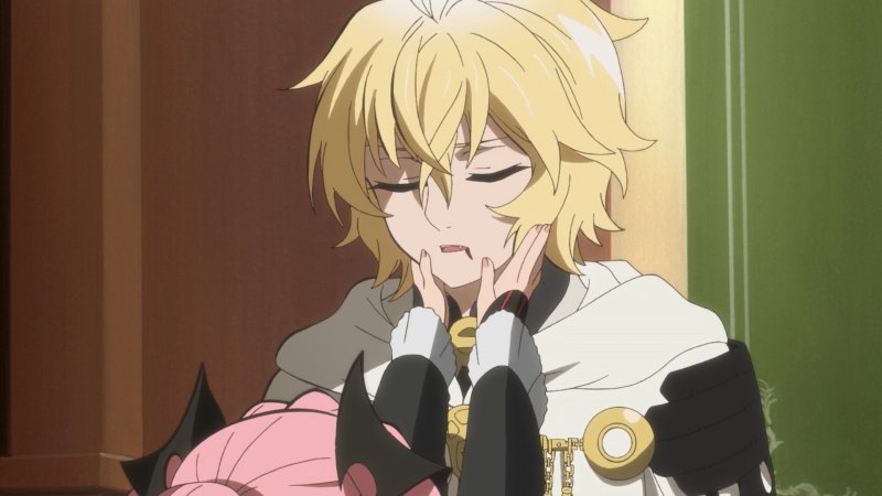 Мика Хакуя клыки