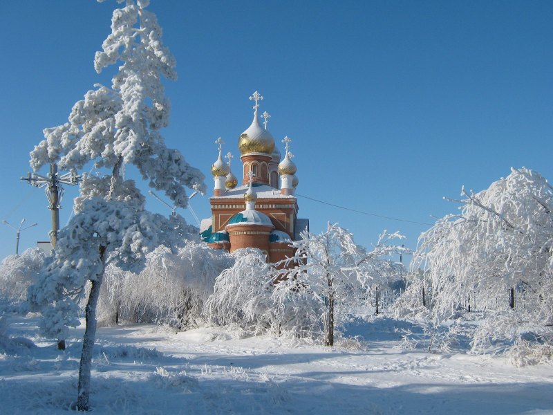 Храм зима