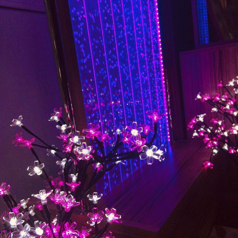 Фиолетовый неон