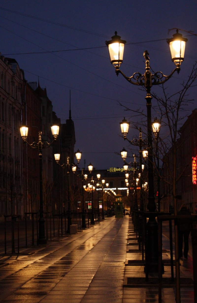 Ночная улица. Вечерняя улица. Ночная улица с фонарями. Город ночью. 7 вечера на улице