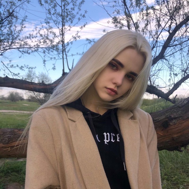 Молли Адамс