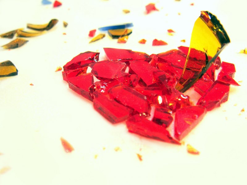 Цветное стекло осколки