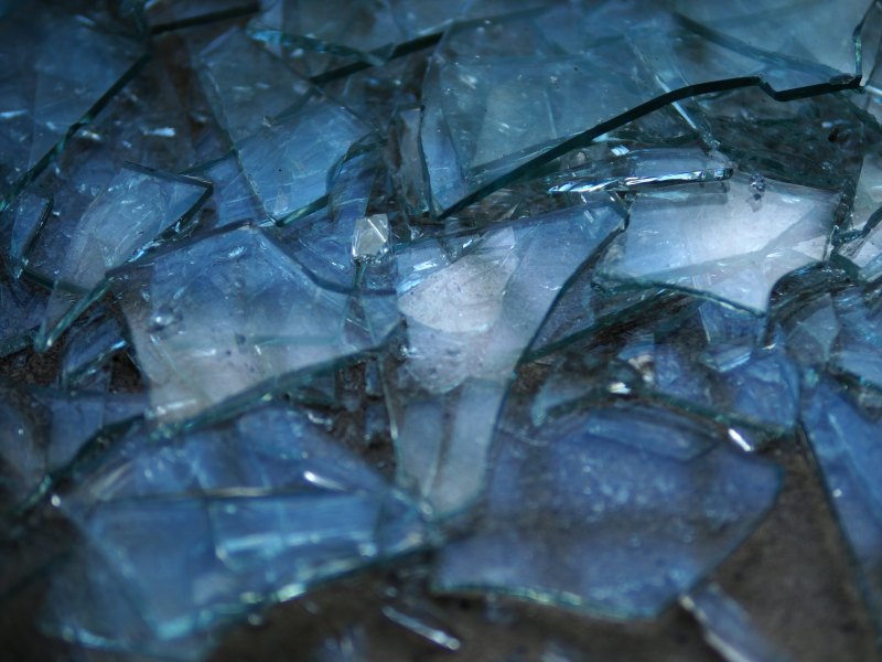 Кусок стекла