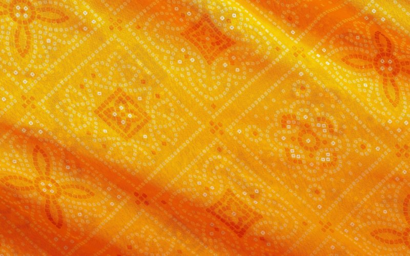 Оранжевые обои с орнаментом