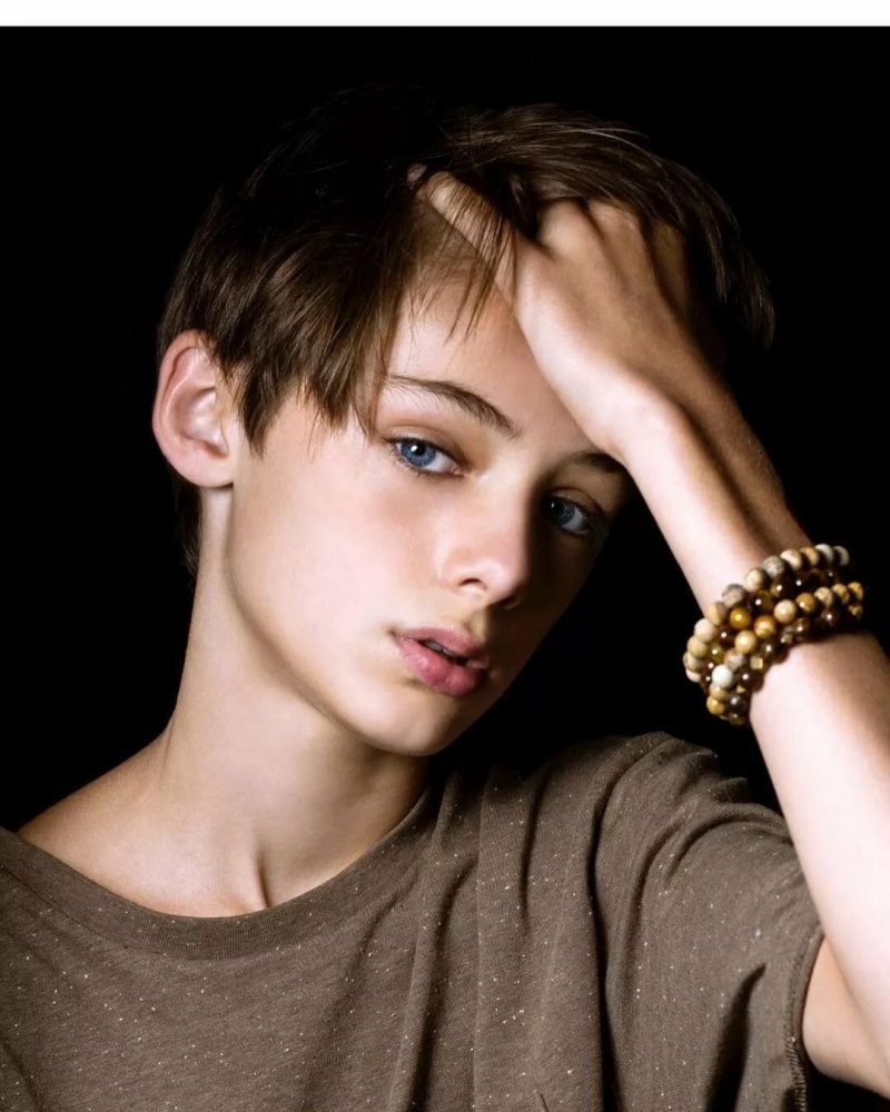 Женственный юноша