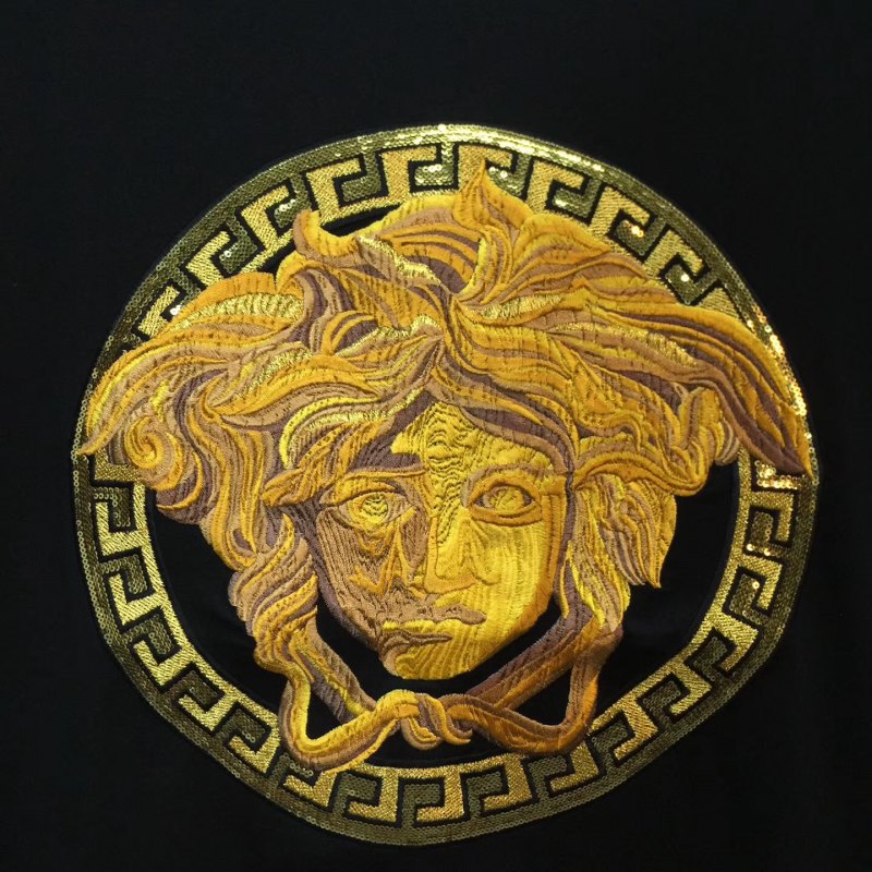 Версаче логотип тату