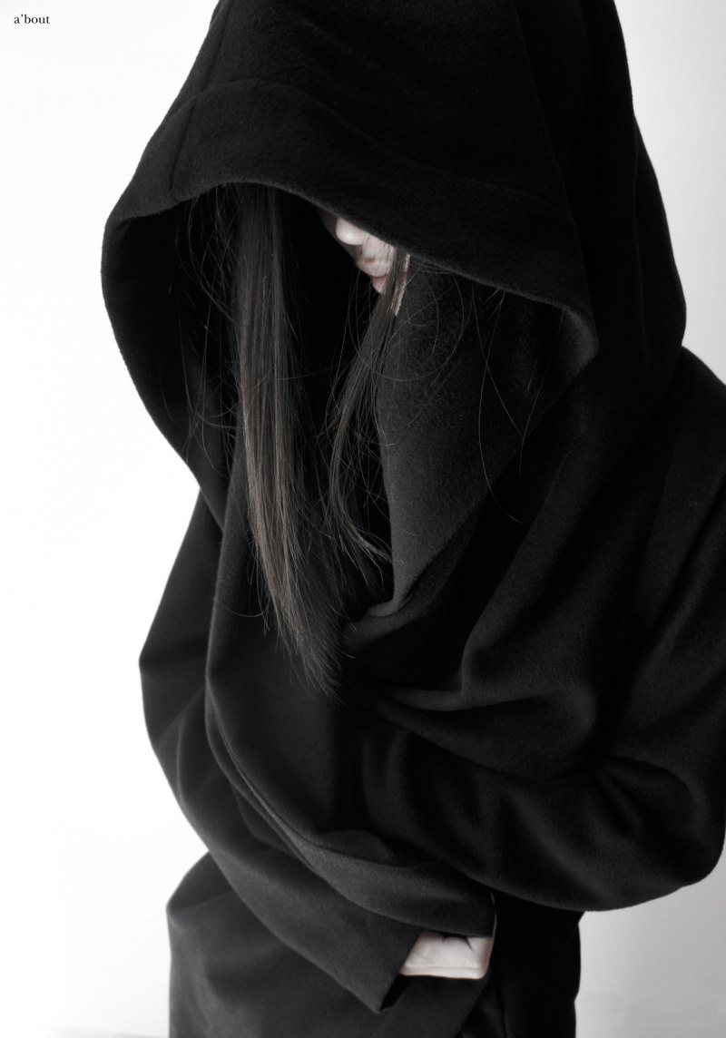 Девушка в ученой мантии