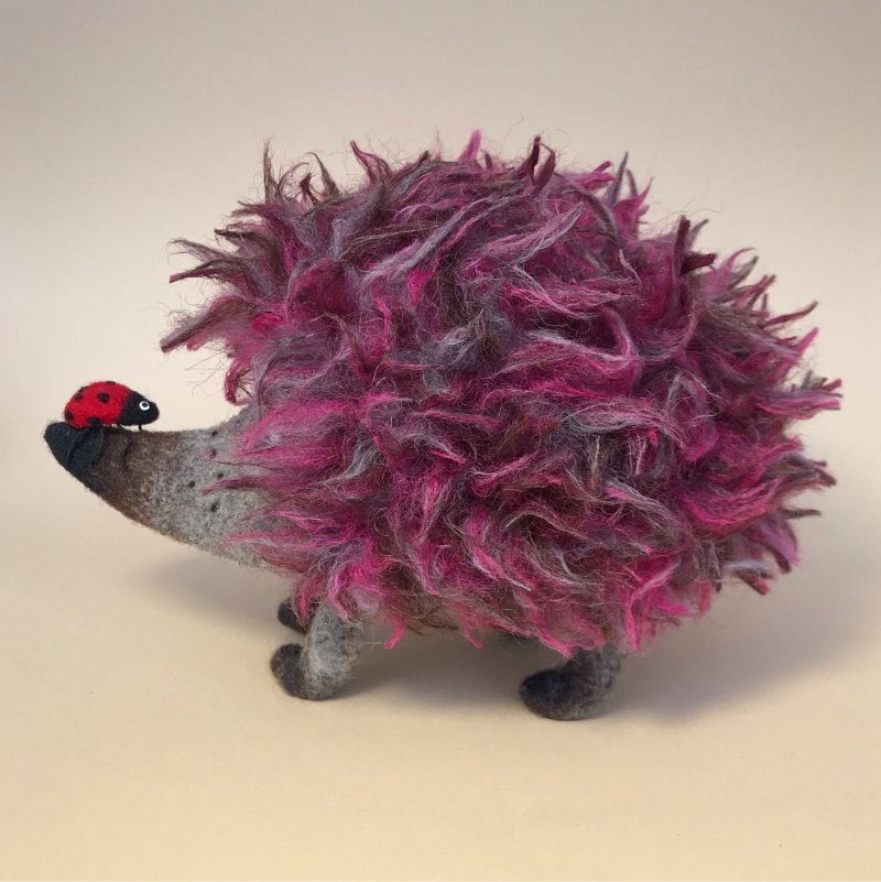 Серо буро малиновый в крапинку