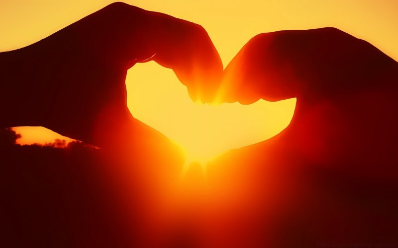 Сердечко из рук