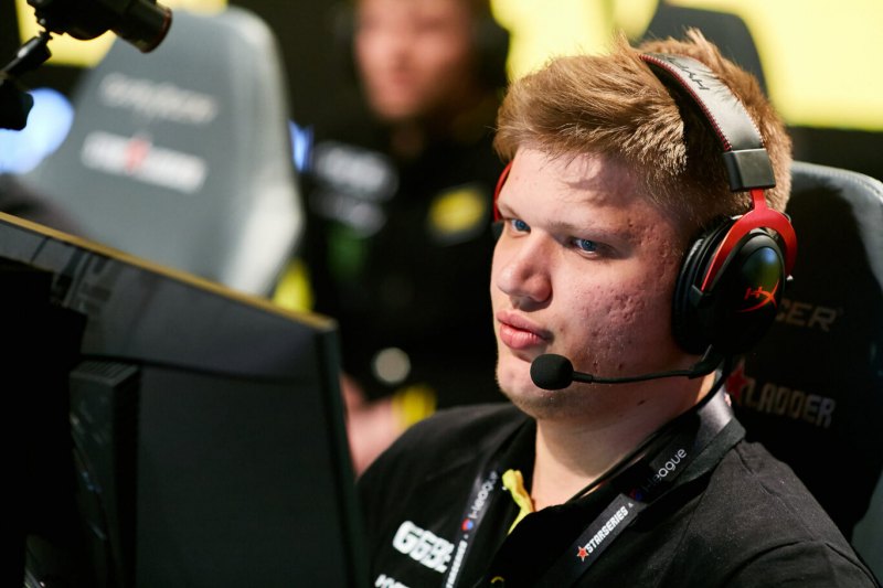 Александр s1mple Костылев