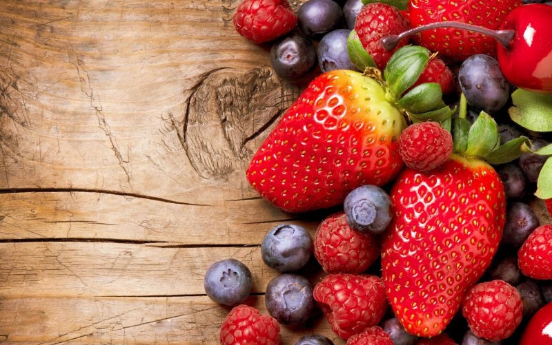 Заставка на рабочий стол ягоды