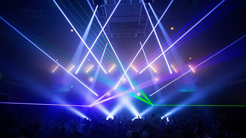 Свет на сцене