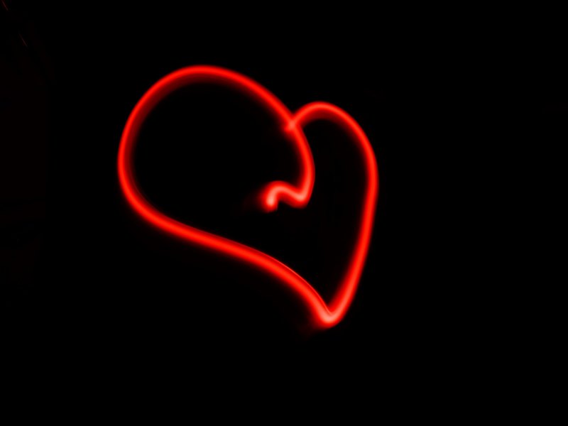 Сердечко на черном фоне