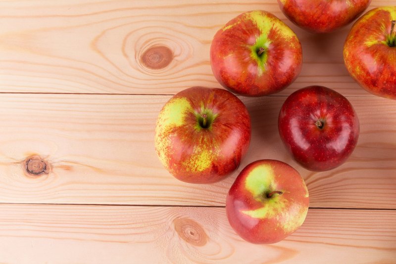 Яблоки фон