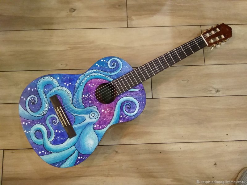 Разрисованная гитара